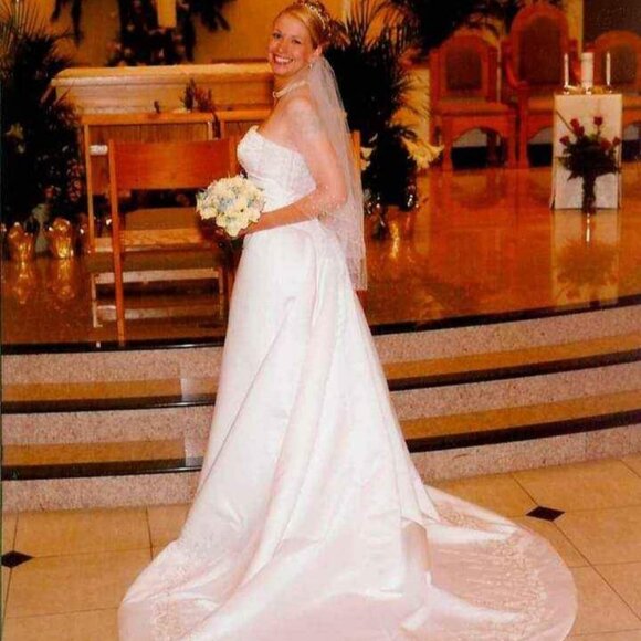 Gorgeous White Strapless A-Line Dress - Picture 2 of 8